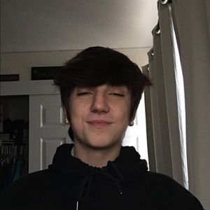 Meet your Posher, Ethan